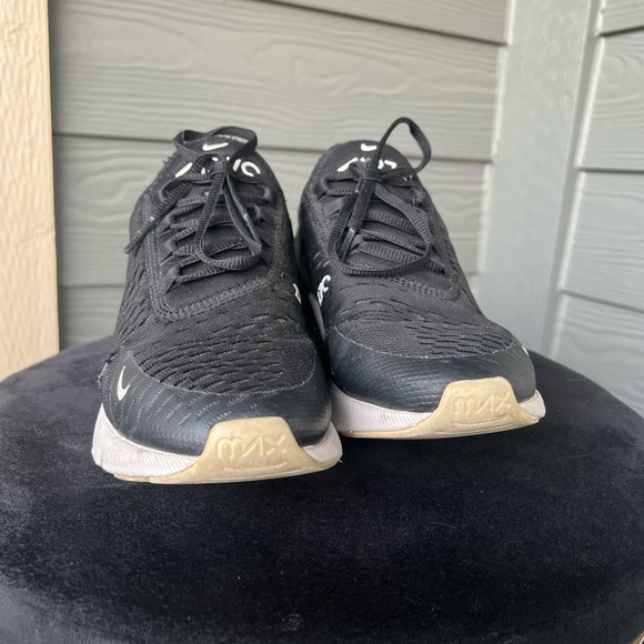 NikeAIR270 shoes - Picture 2 of 5